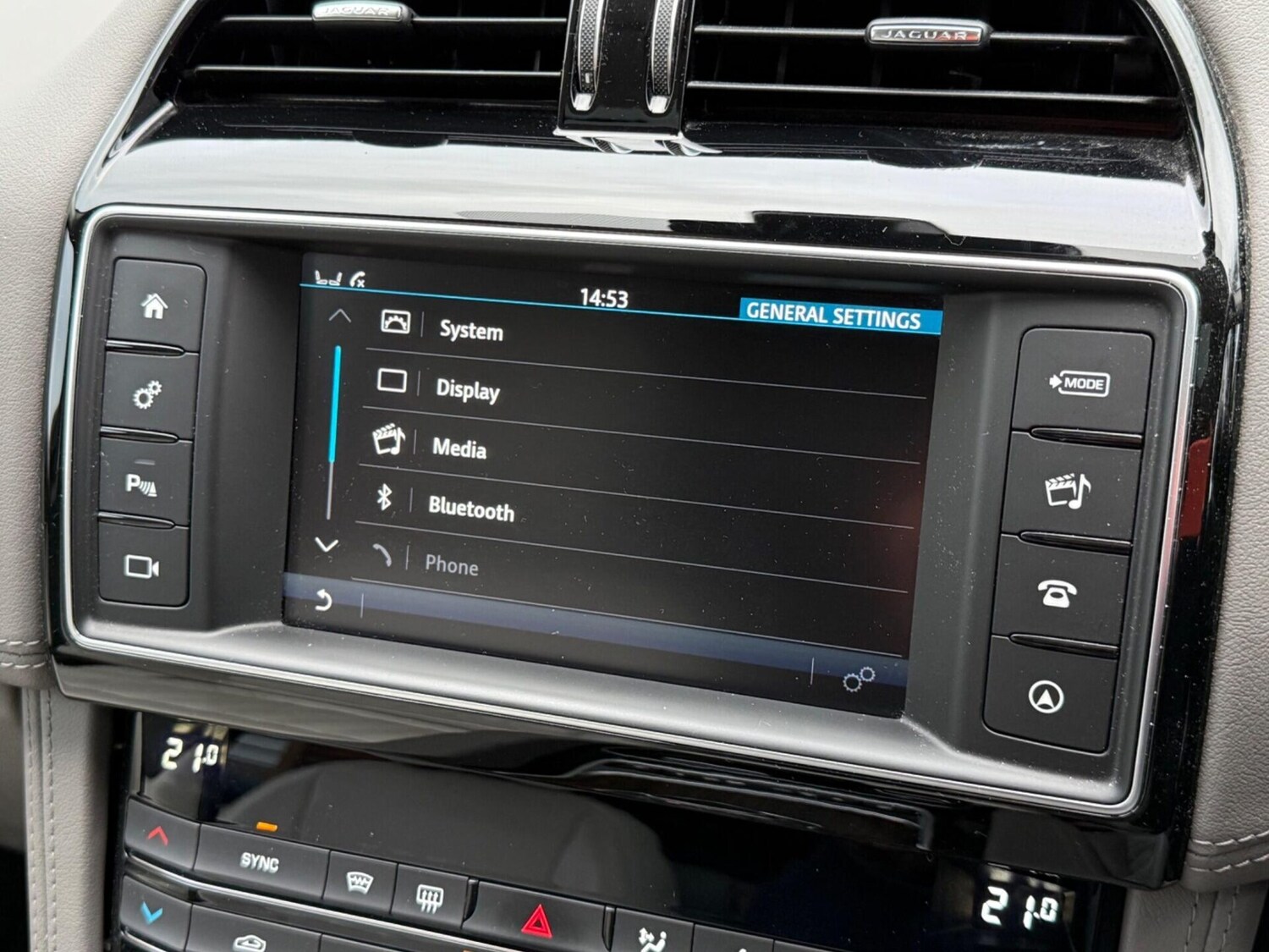 Used Jaguar F-Pace 2017 for sale - 77516014: Photo 38