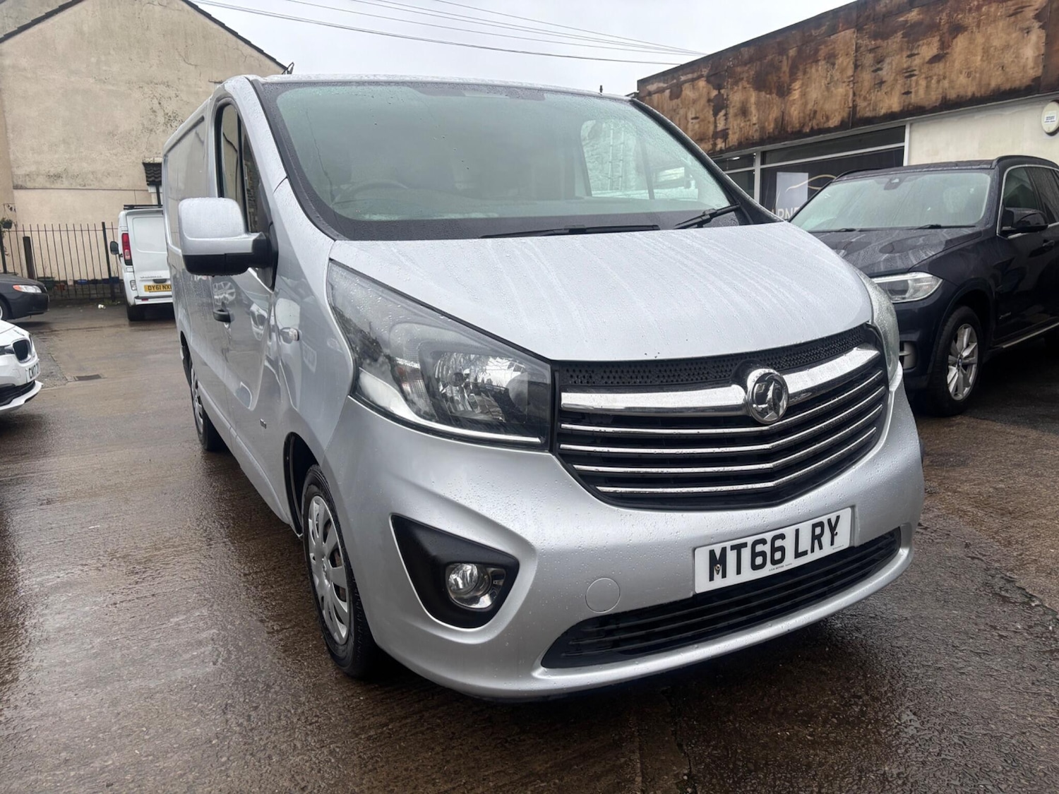 Used Vauxhall Vivaro for sale - 77279999: Photo 2
