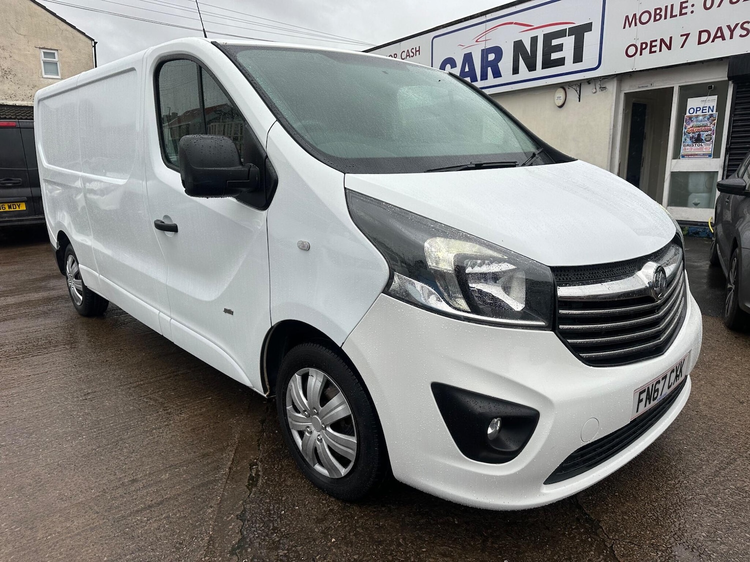 Used Vauxhall Vivaro 2017 for sale - 76922154: Photo 3