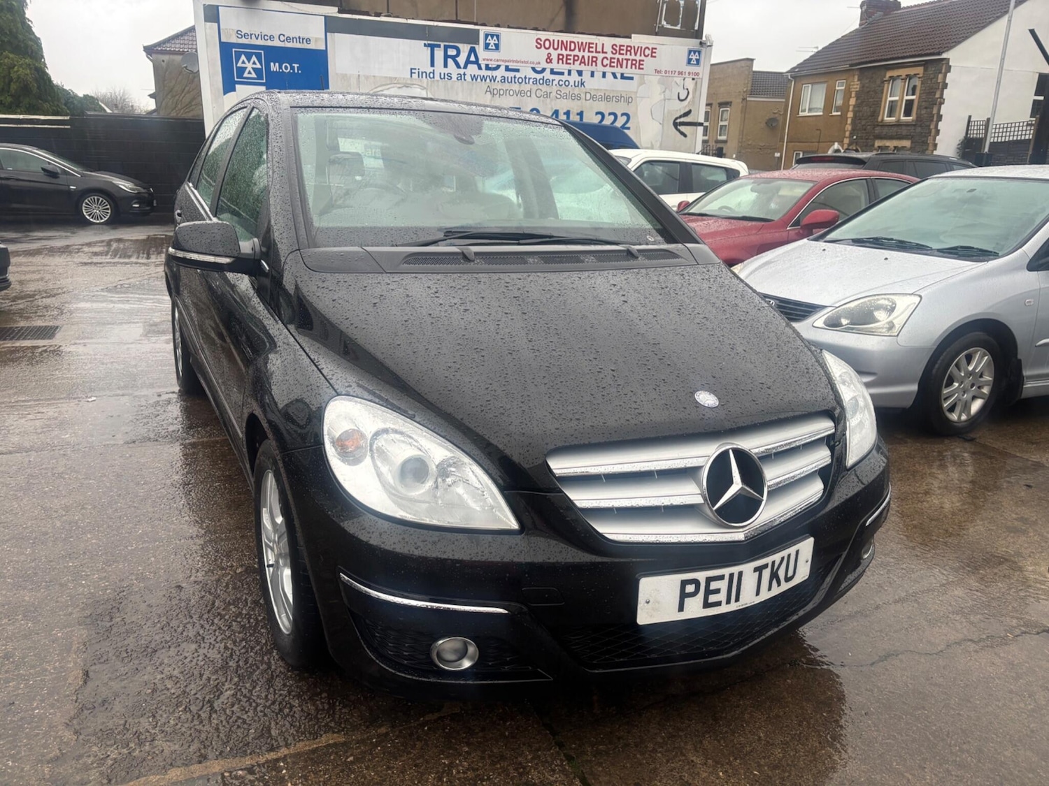 Used Mercedes-Benz B Class 2011 for sale - 76990834: Photo 2