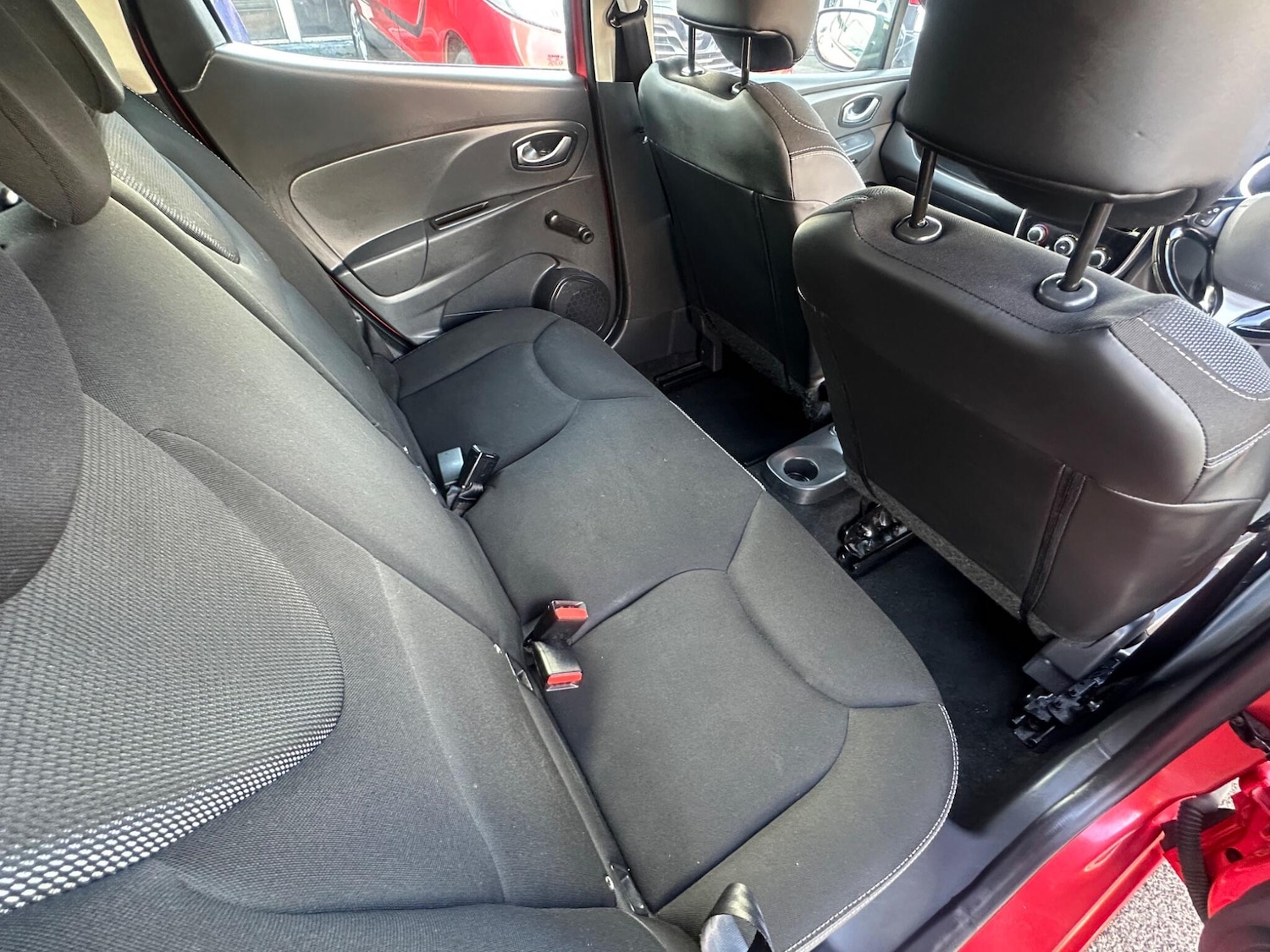 Used Renault Clio 2015 for sale - 76573282: Photo 23