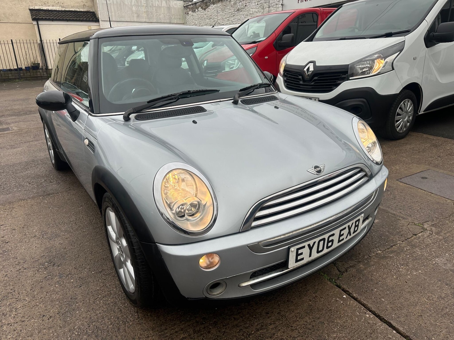 Used MINI Hatch 2006 for sale - 76728350: Photo 1