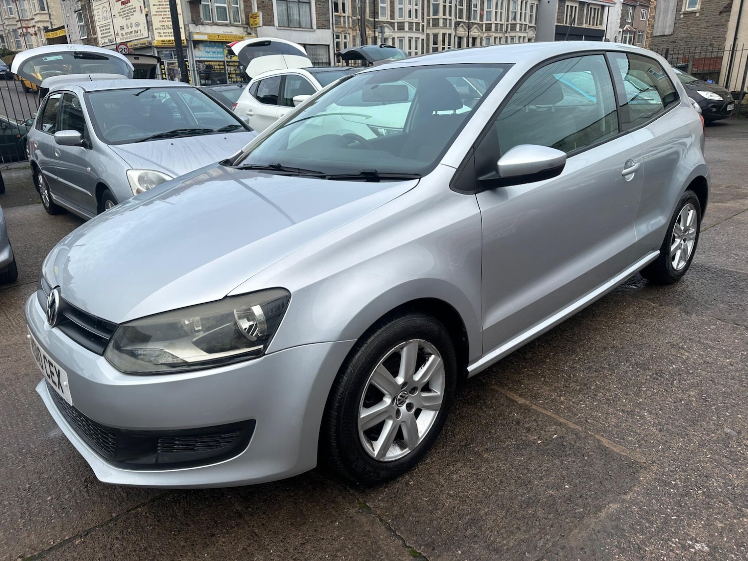 Used Volkswagen Polo 2010 for sale - 77029901: Photo 8
