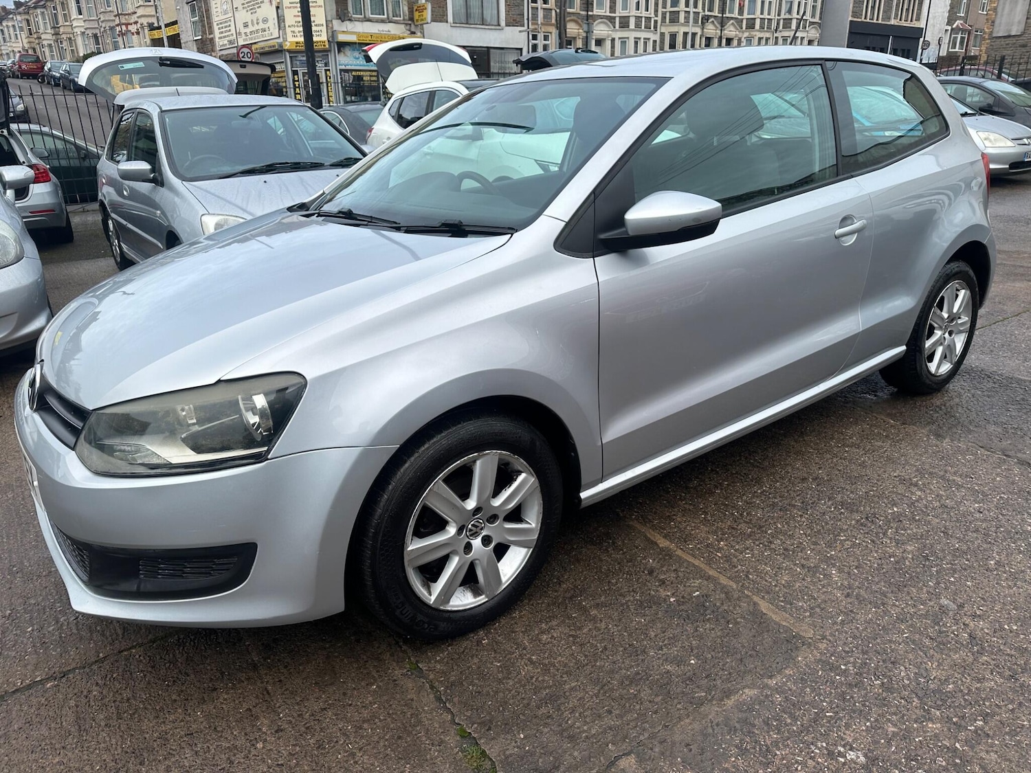 Used Volkswagen Polo 2010 for sale - 77029901: Photo 9