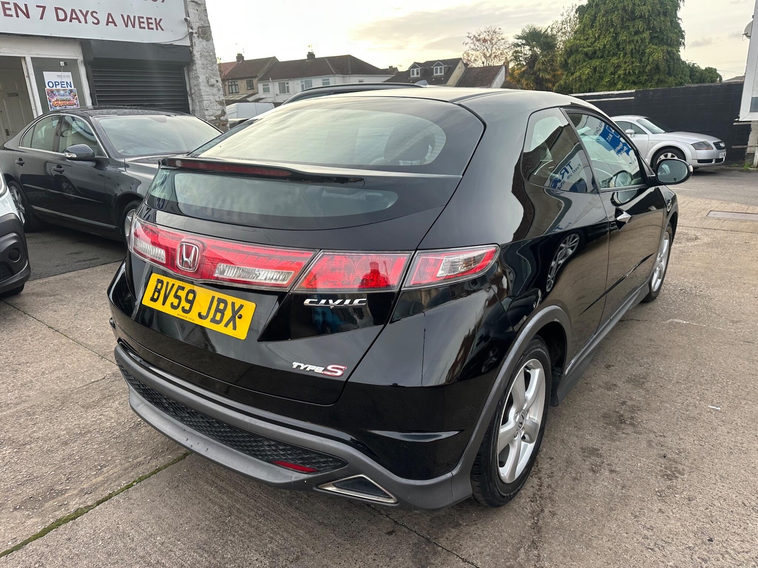 Used Honda Civic 2009 for sale - 76499710: Photo 17