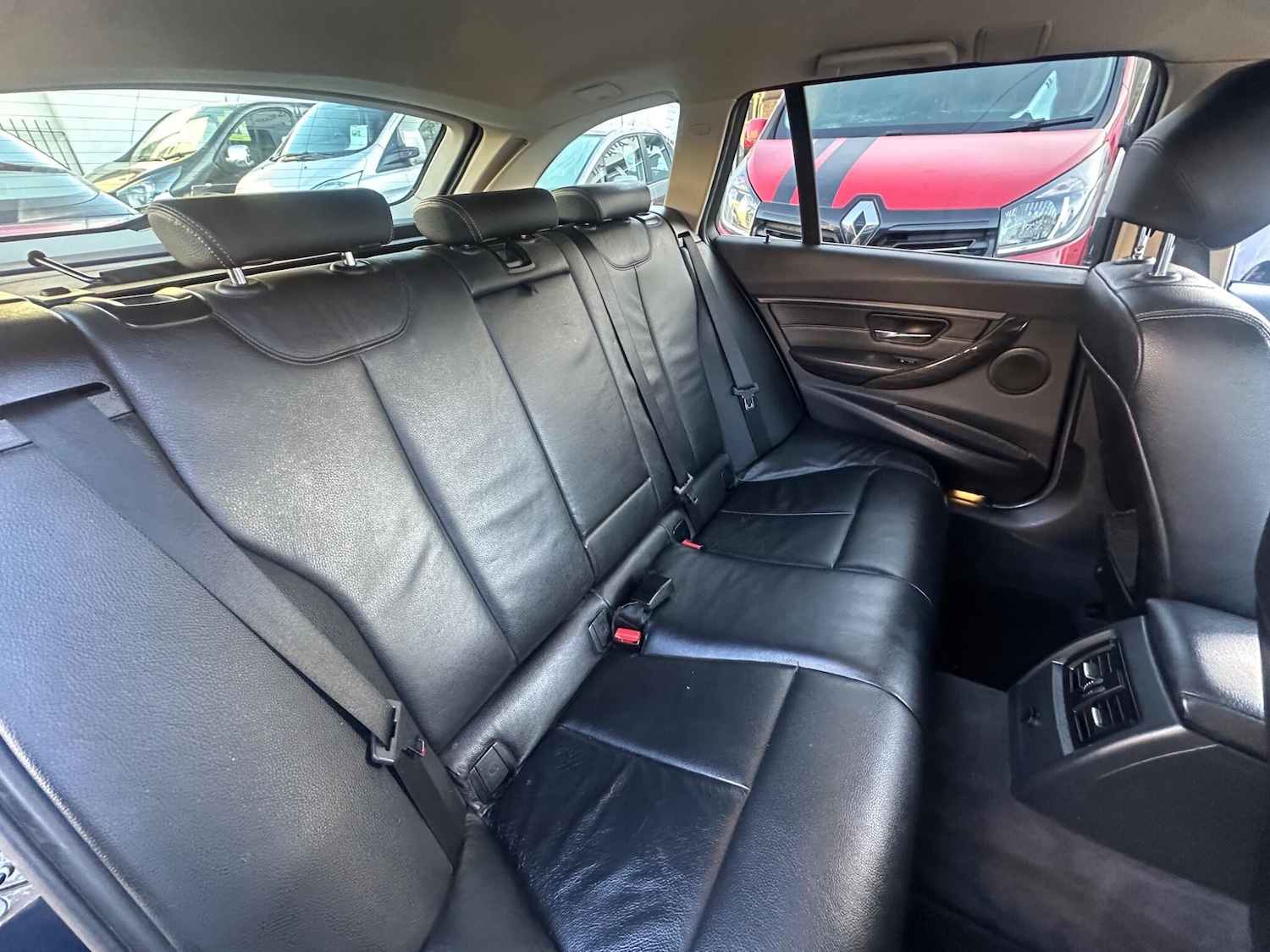 Used BMW 3 Series 2012 for sale - 76608069: Photo 24