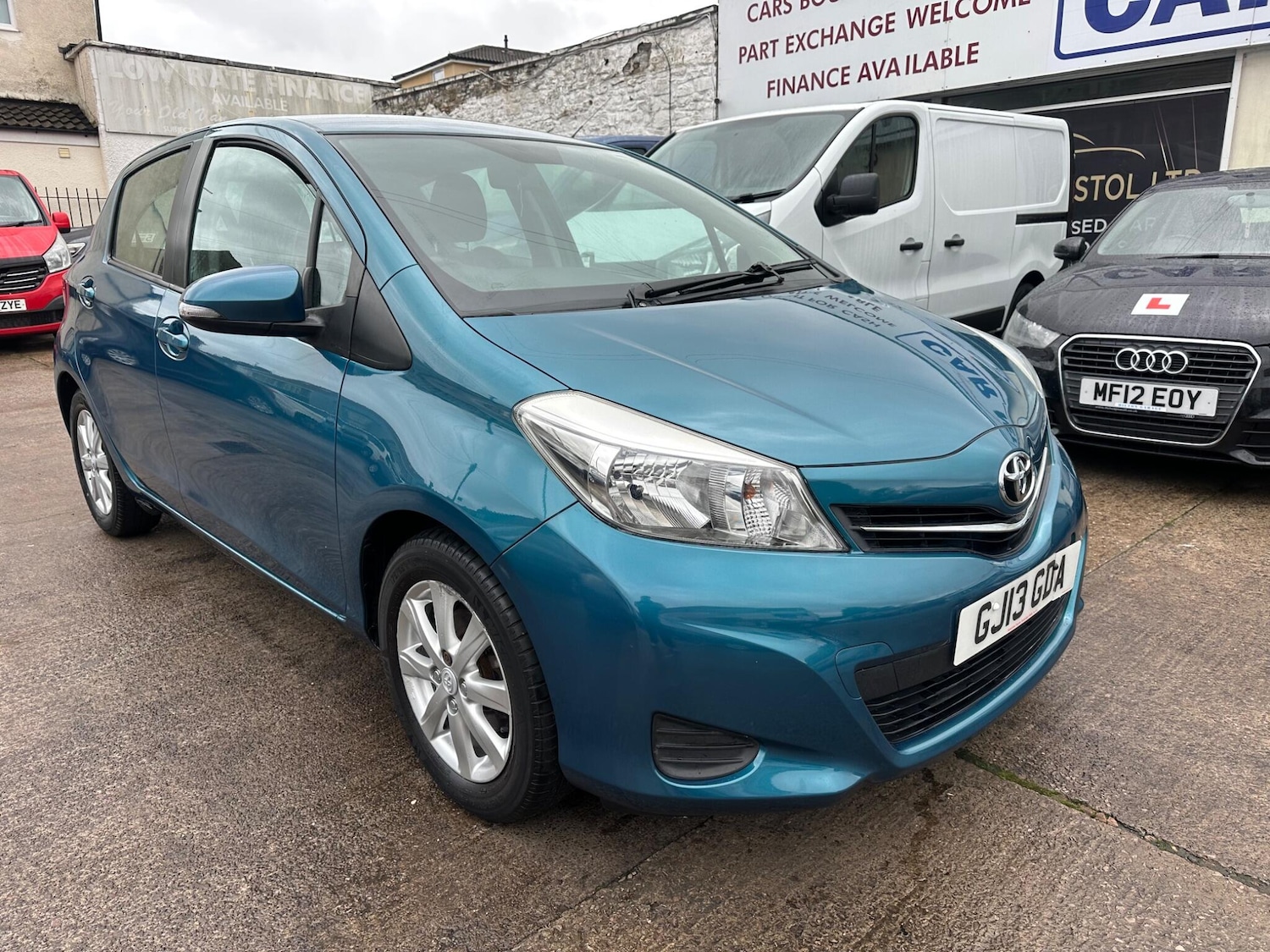 Used Toyota Yaris 2013 for sale - 76549930: Photo 2