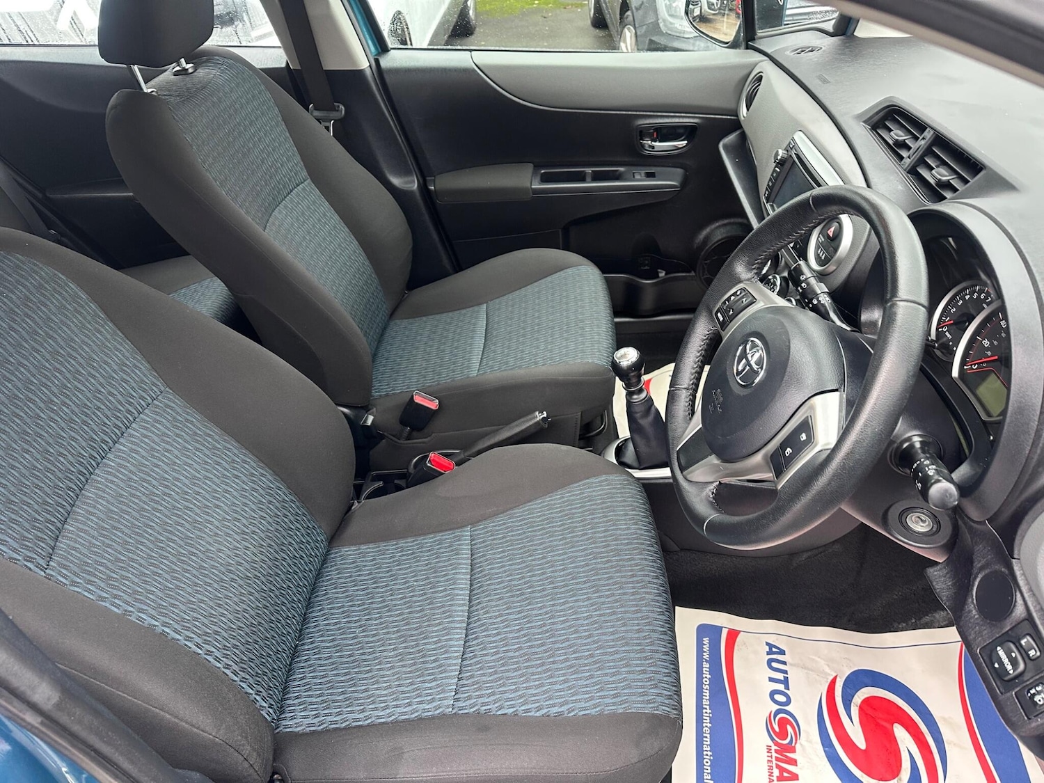 Used Toyota Yaris 2013 for sale - 76549930: Photo 21