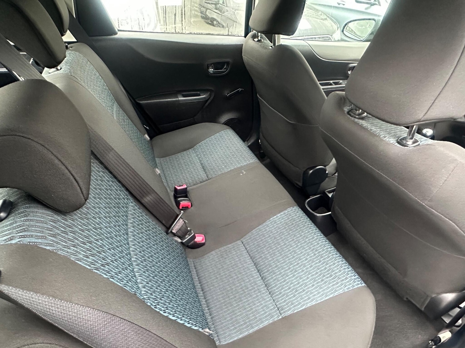 Used Toyota Yaris 2013 for sale - 76549930: Photo 22