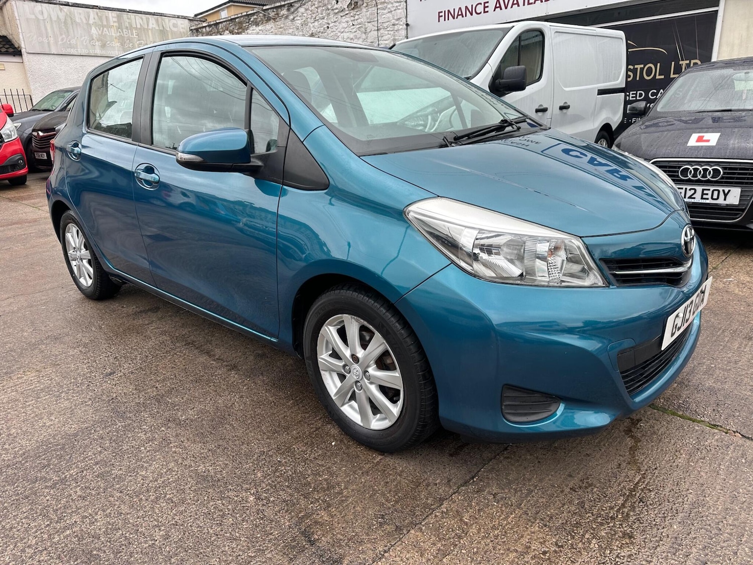 Used Toyota Yaris 2013 for sale - 76549930: Photo 3