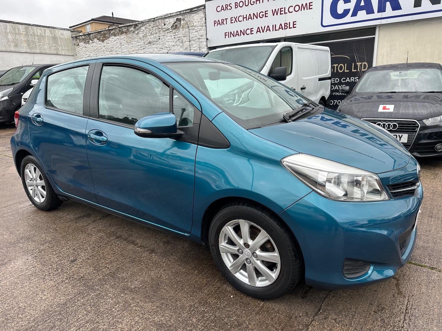 Used Toyota Yaris 2013 for sale - 76549930: Photo 4