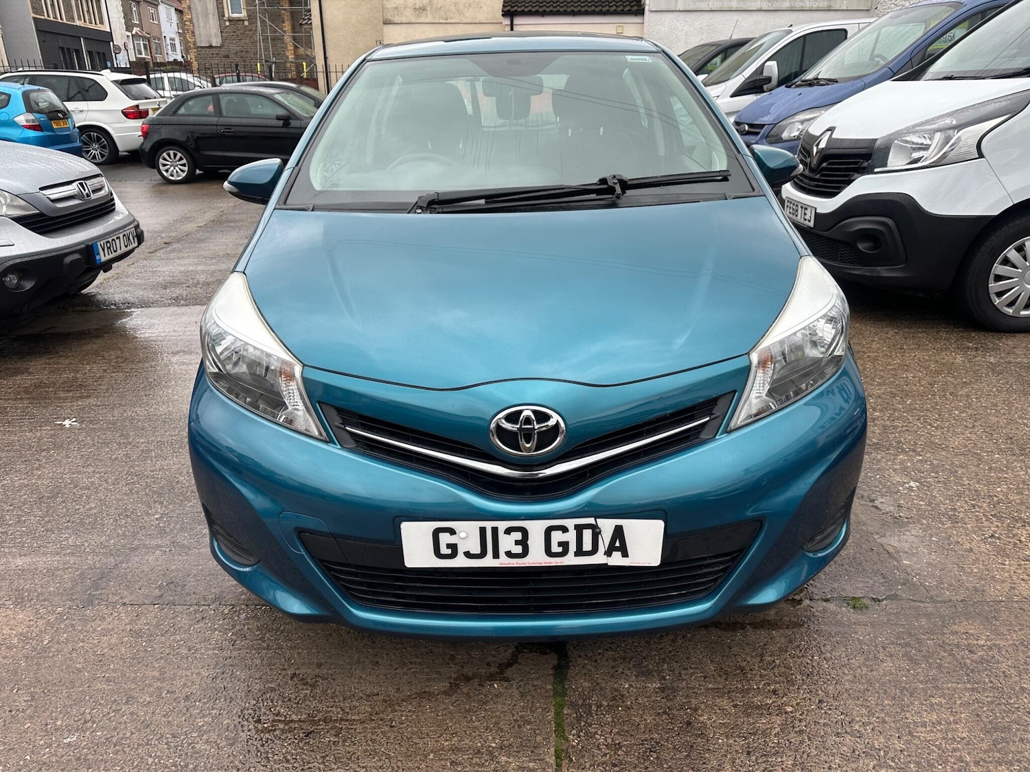 Used Toyota Yaris 2013 for sale - 76549930: Photo 5