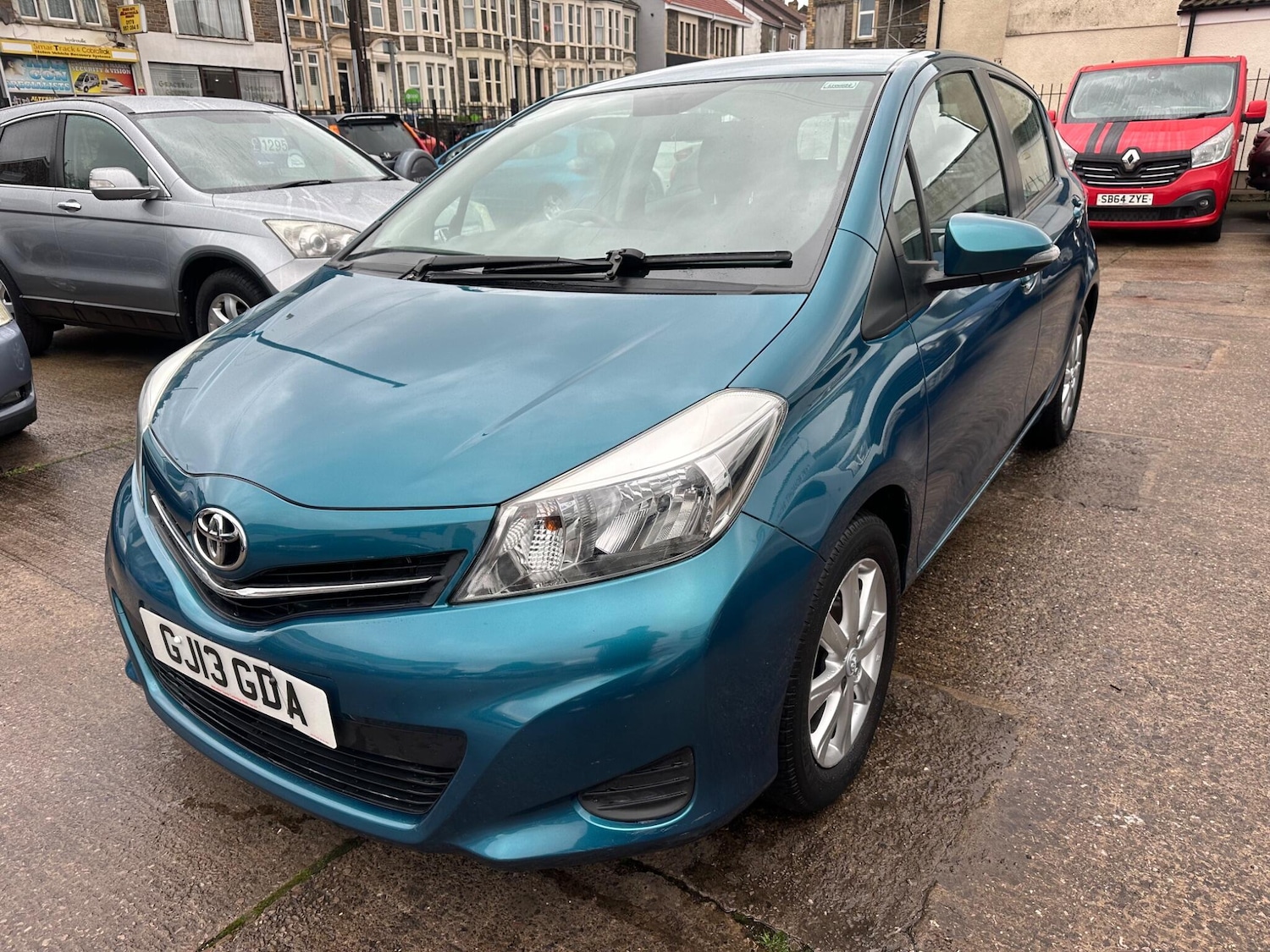 Used Toyota Yaris 2013 for sale - 76549930: Photo 6