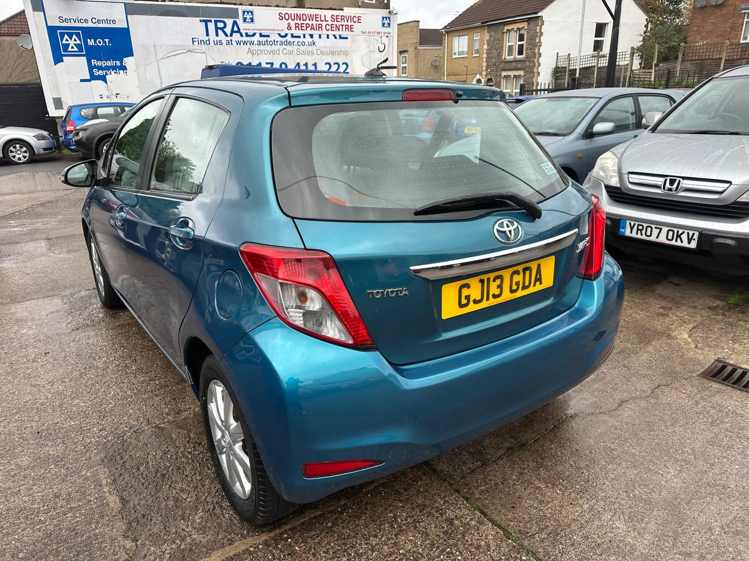 Used Toyota Yaris 2013 for sale - 76549930: Photo 9