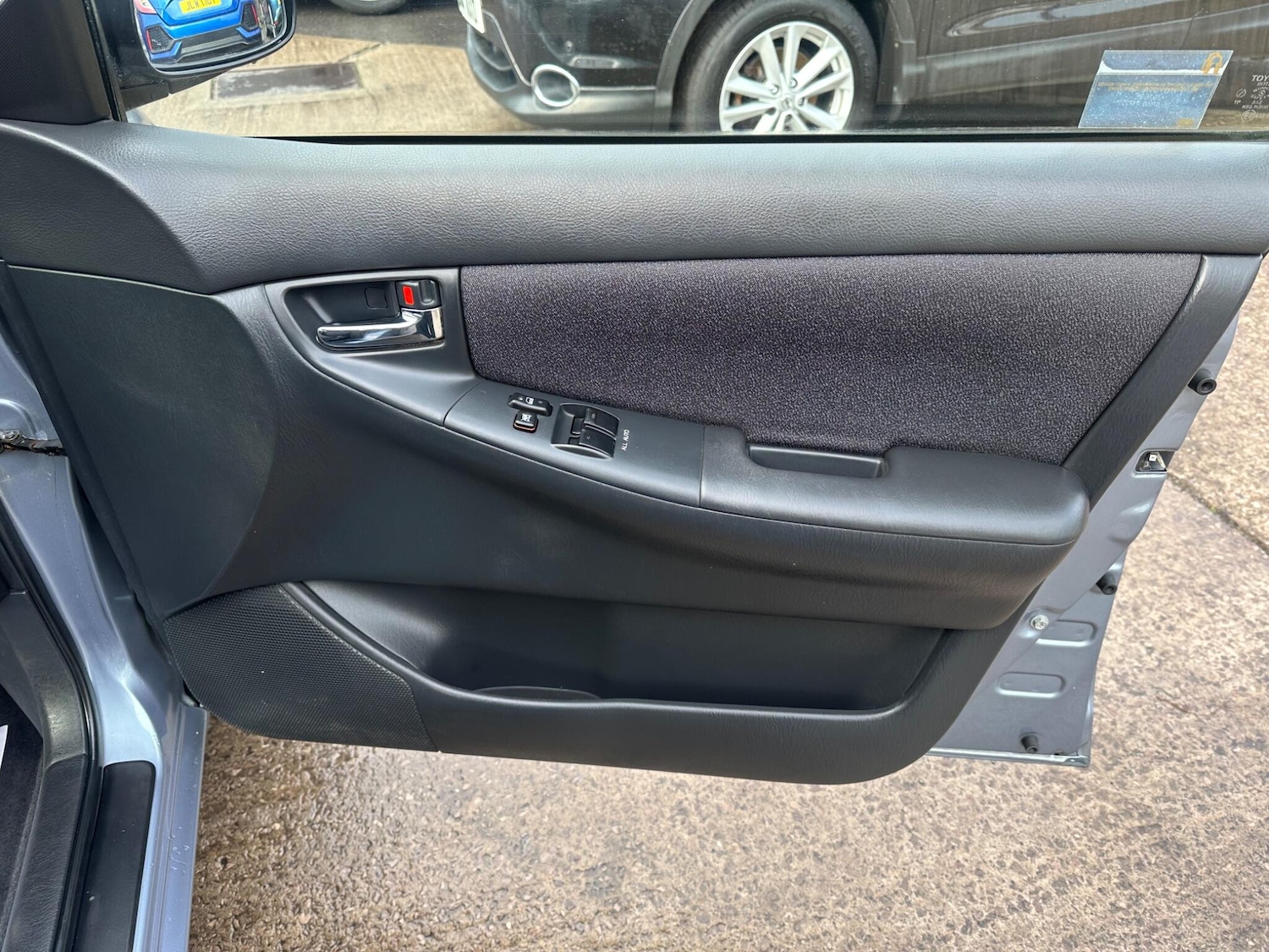 Used Toyota Corolla 2004 for sale - 76550944: Photo 19