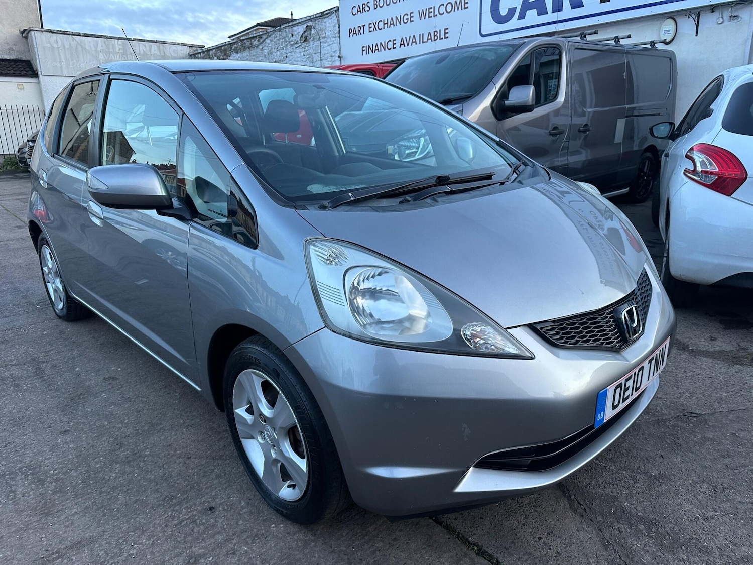 Used Honda Jazz 2010 for sale - 76759393: Photo 2