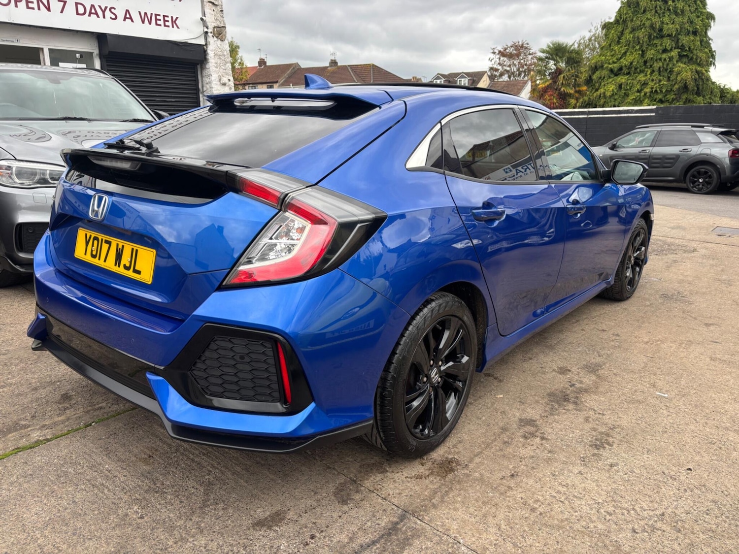 Used Honda Civic 2017 for sale - 75687630: Photo 16