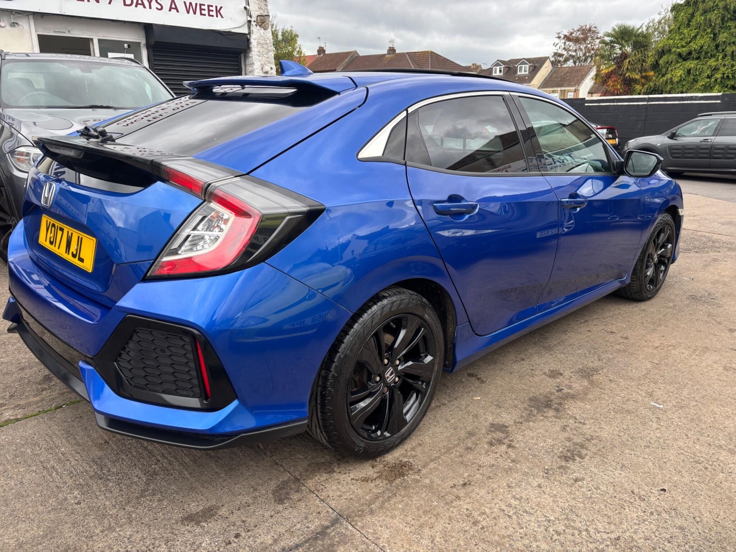 Used Honda Civic 2017 for sale - 75687630: Photo 17