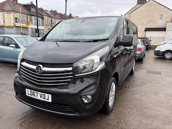 Used Vauxhall Vivaro 2017 for sale - 77202627: Photo