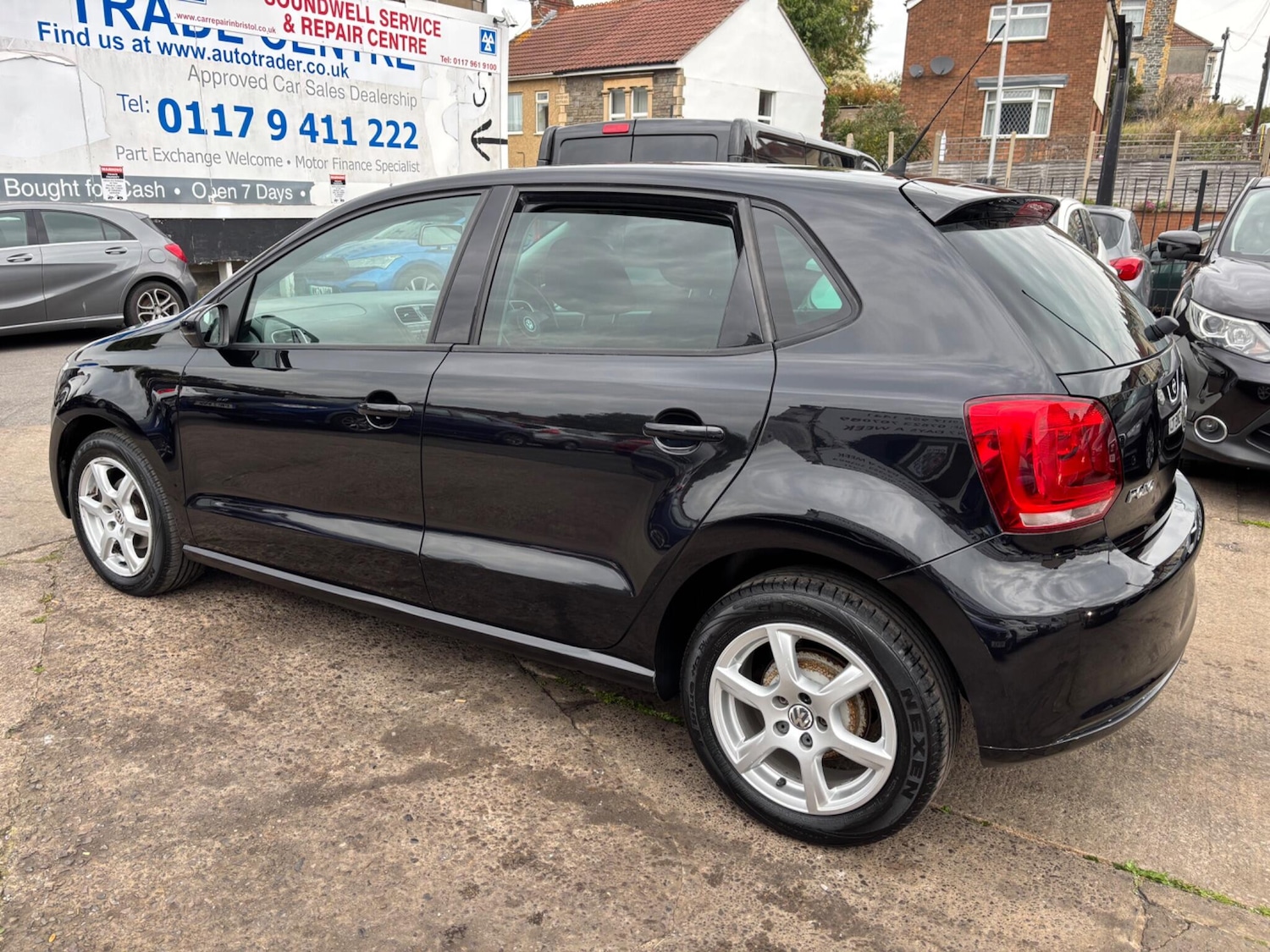 Used Volkswagen Polo 2010 for sale - 76937377: Photo 14