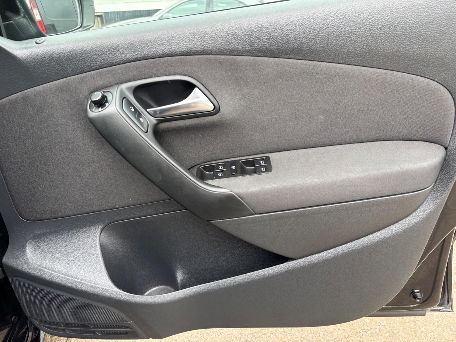 Used Volkswagen Polo 2010 for sale - 76937377: Photo 18