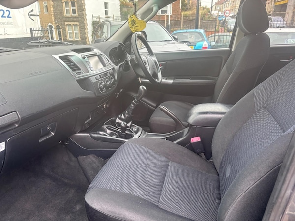 Used Toyota Hilux 2015 for sale - 76166414: Photo 25