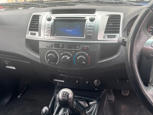 Used Toyota Hilux 2015 for sale - 76166414: Photo 29