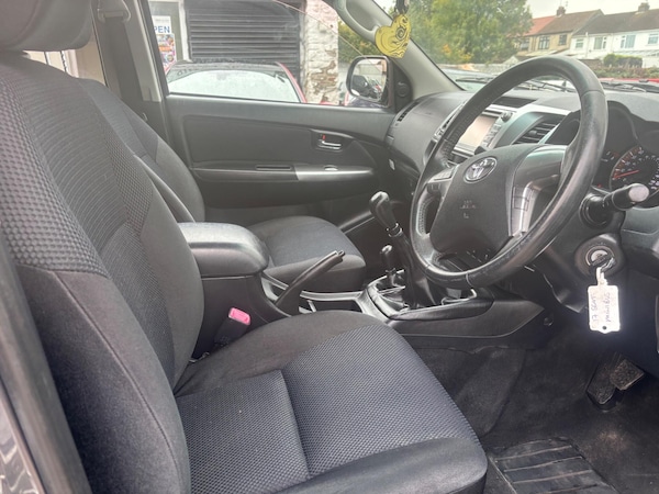 Used Toyota Hilux 2015 for sale - 76166414: Photo 31