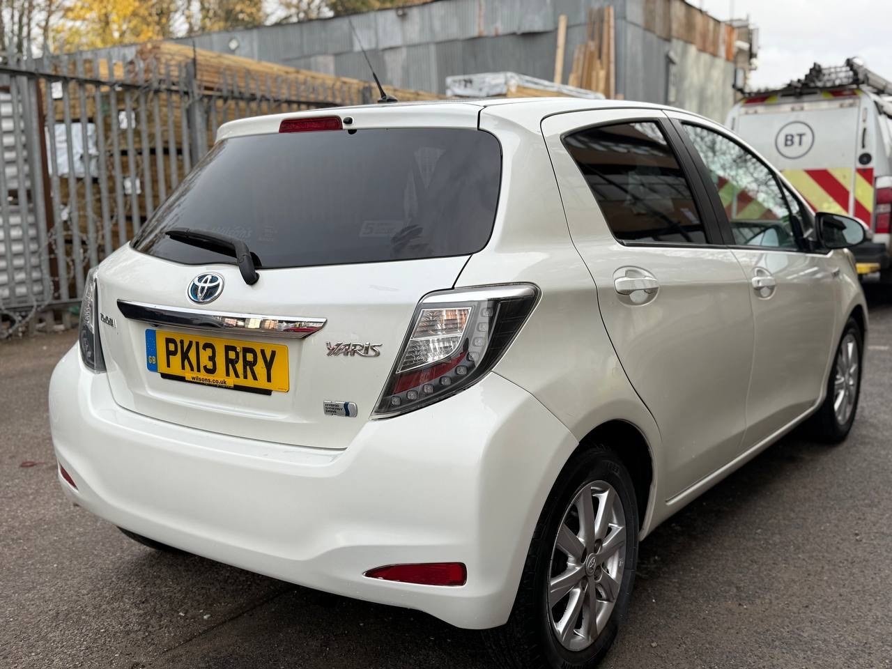 Used Toyota Yaris for sale - 76864197: Photo 3