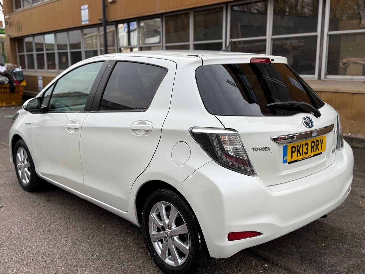 Used Toyota Yaris for sale - 76864197: Photo 4