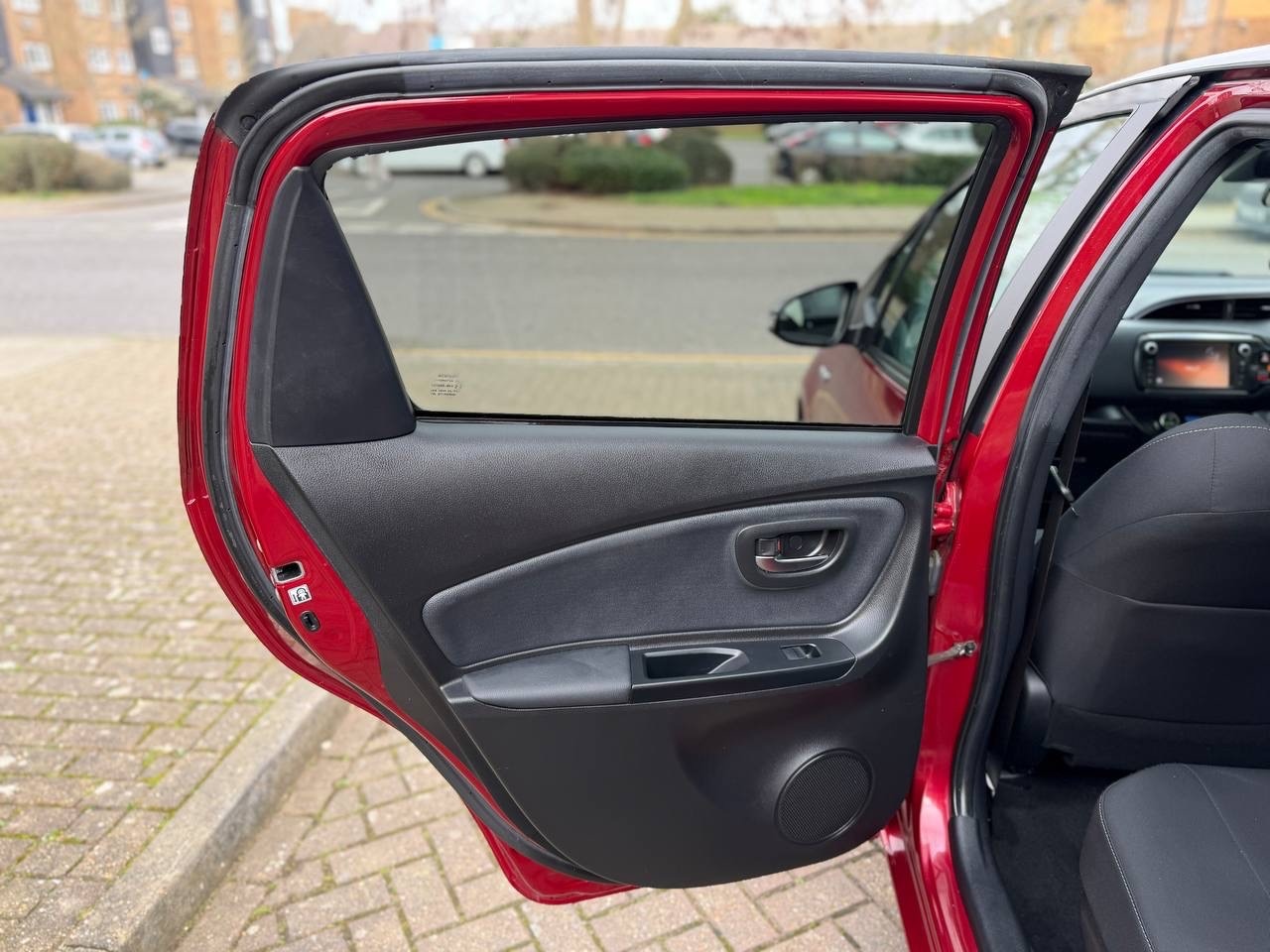 Used Toyota Yaris 2016 for sale - 77736027: Photo 16