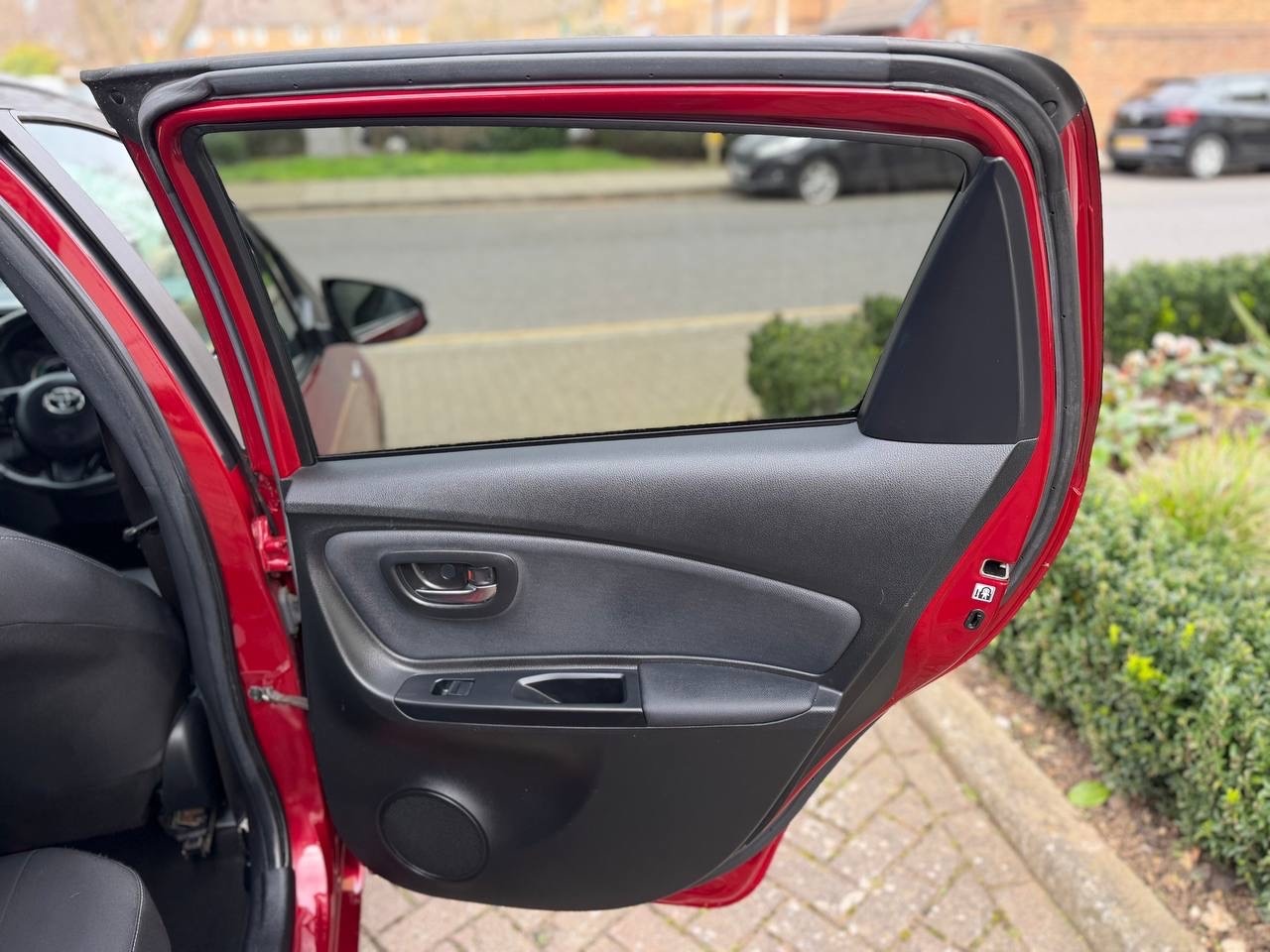 Used Toyota Yaris 2016 for sale - 77736027: Photo 17