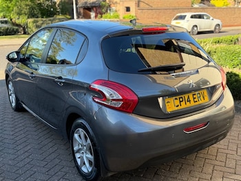 Used Peugeot 208 2014 for sale - 78379477: Photo