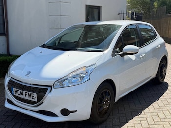 Used Peugeot 208 2013 for sale - 78306417: Photo