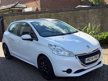 Used Peugeot 208 2013 for sale - 78306417: Photo