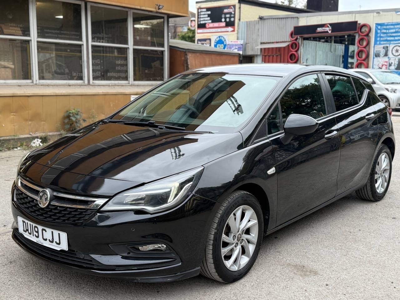Used Vauxhall Astra 2019 for sale - 76089841: Photo 1