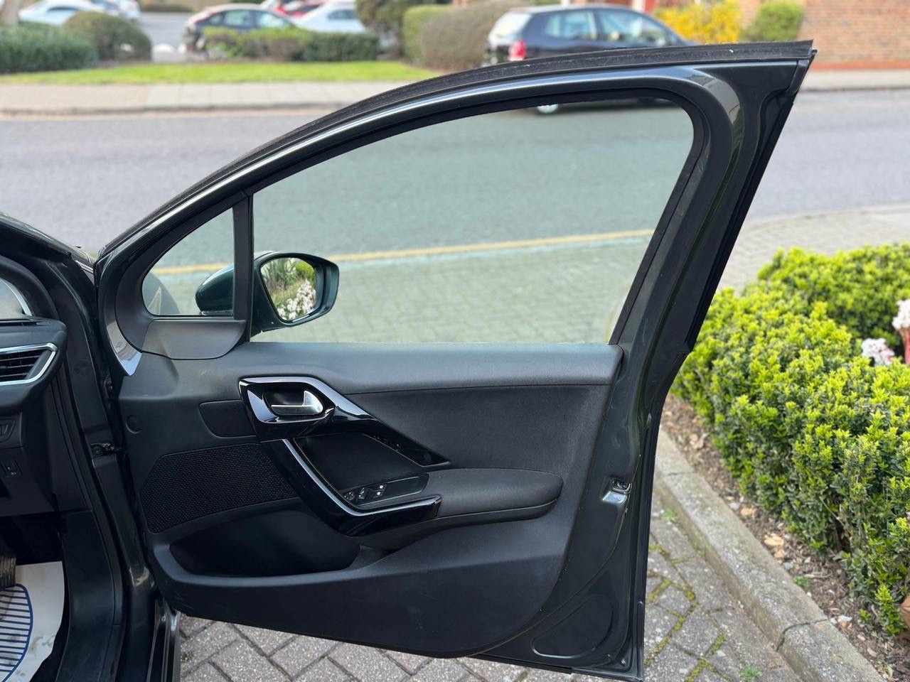 Used Peugeot 208 2015 for sale - 78055783: Photo 15