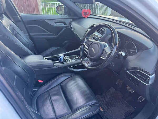Used Jaguar F-Pace 2017 for sale - 75116453: Photo 8