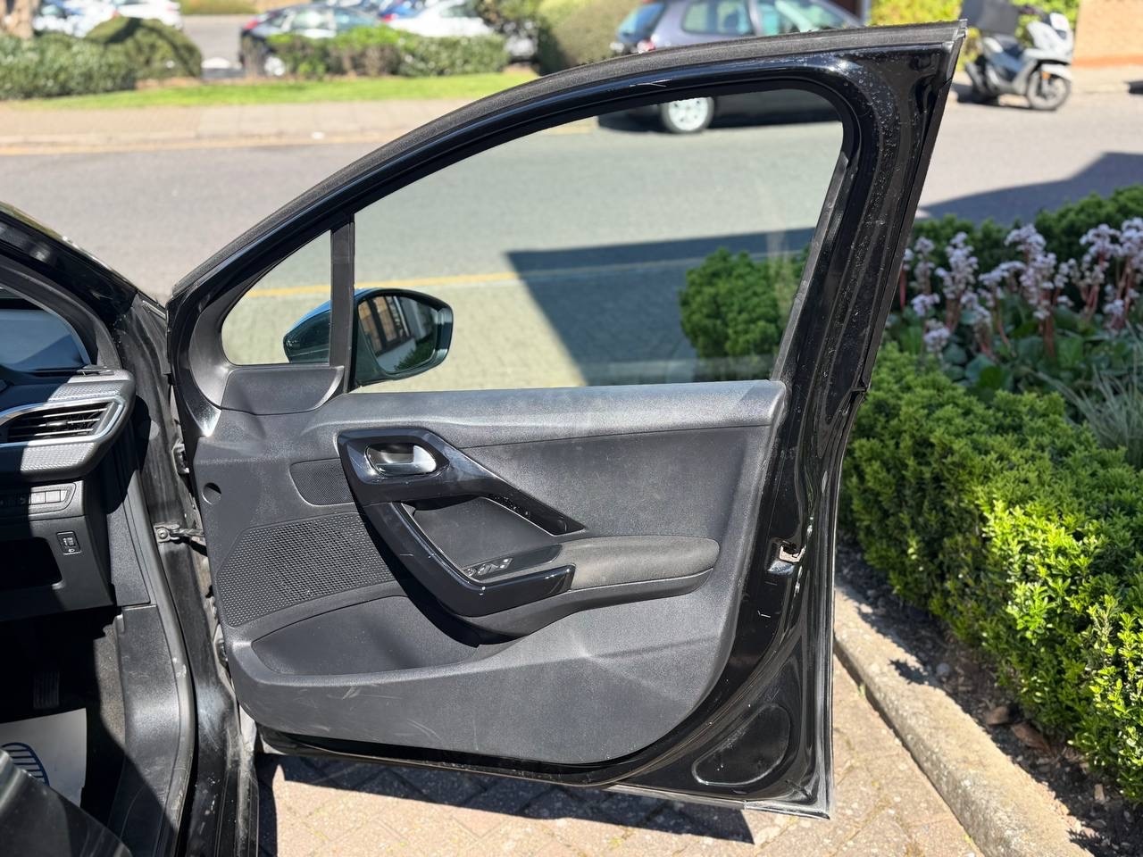 Used Peugeot 208 2017 for sale - 78151027: Photo 15