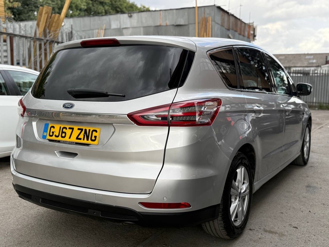 Used Ford S-Max 2017 for sale - 78052779: Photo 3