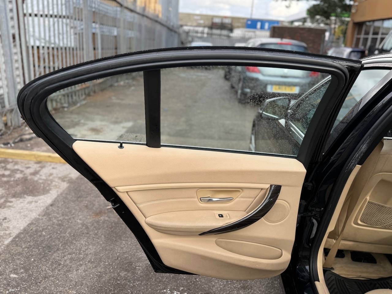 Used BMW 3 Series 2012 for sale - 76369008: Photo 17