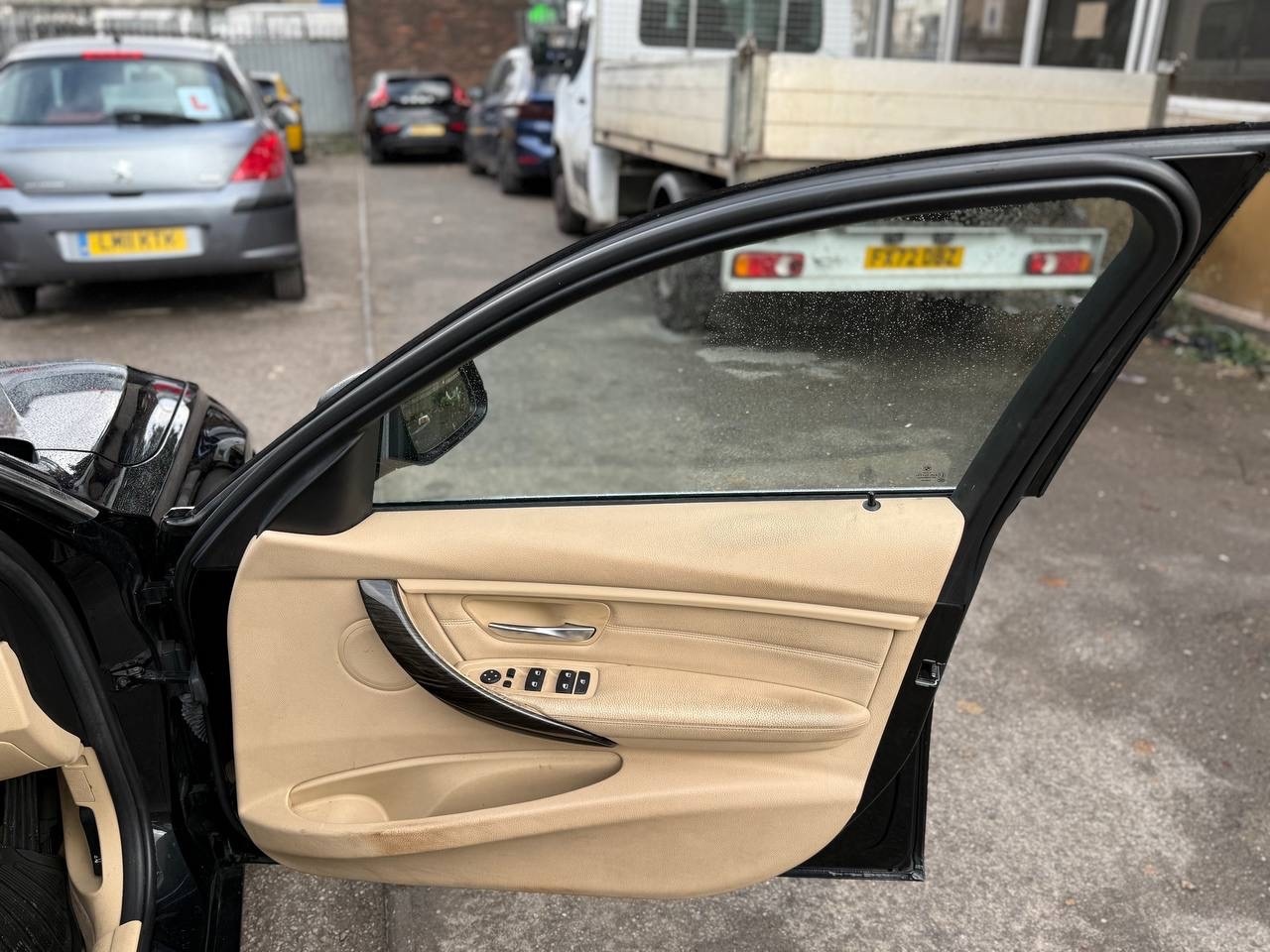 Used BMW 3 Series 2012 for sale - 76369008: Photo 18