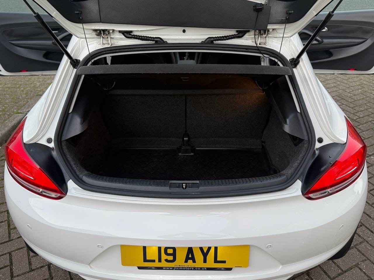 Used Volkswagen Scirocco for sale - 77012957: Photo 17