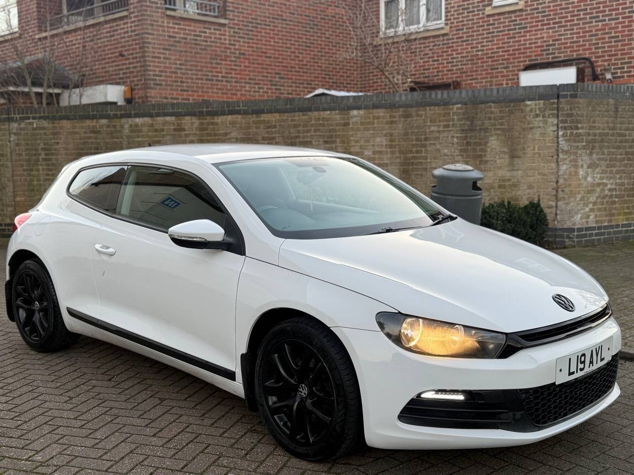 Used Volkswagen Scirocco for sale - 77012957: Photo 2
