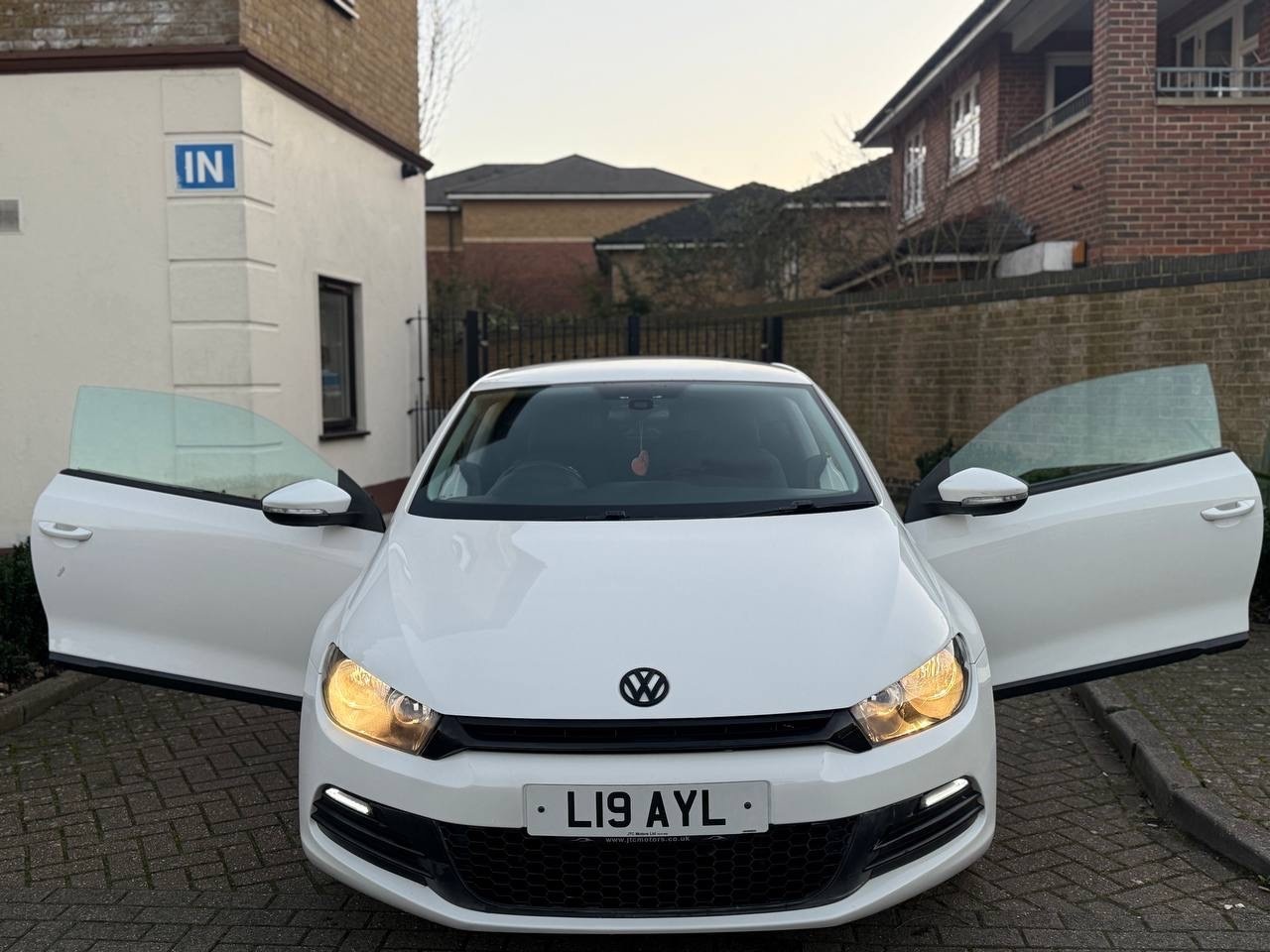 Used Volkswagen Scirocco for sale - 77012957: Photo 5