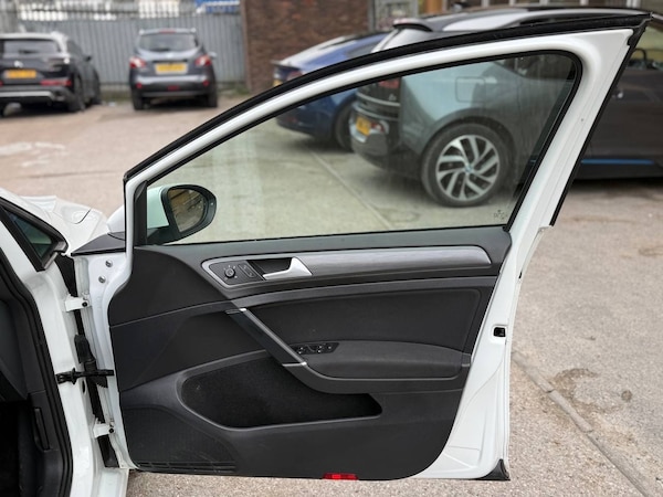 Used Volkswagen Golf 2019 for sale - 76225421: Photo 17