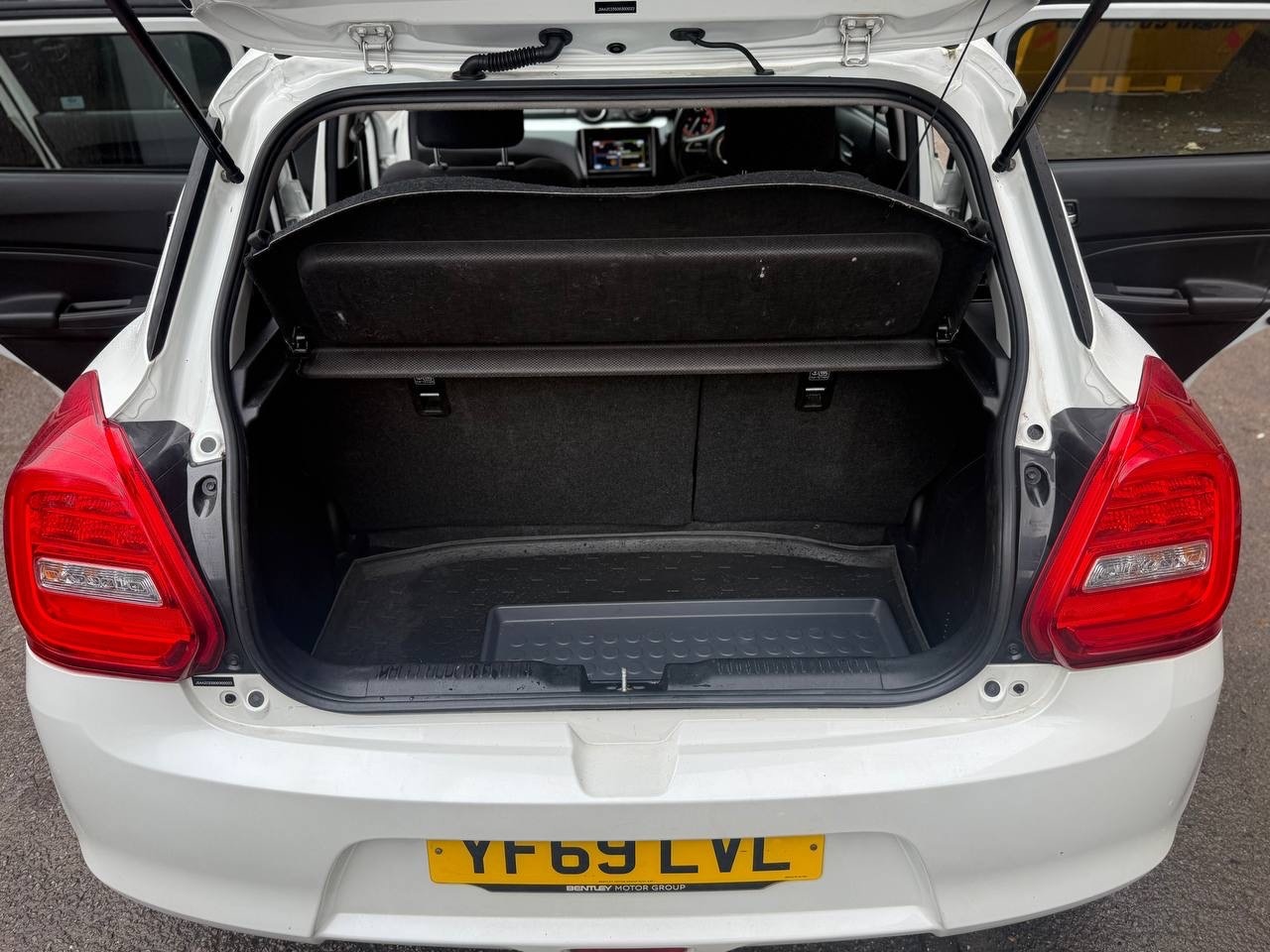 Used Suzuki Swift 2019 for sale - 76770218: Photo 17