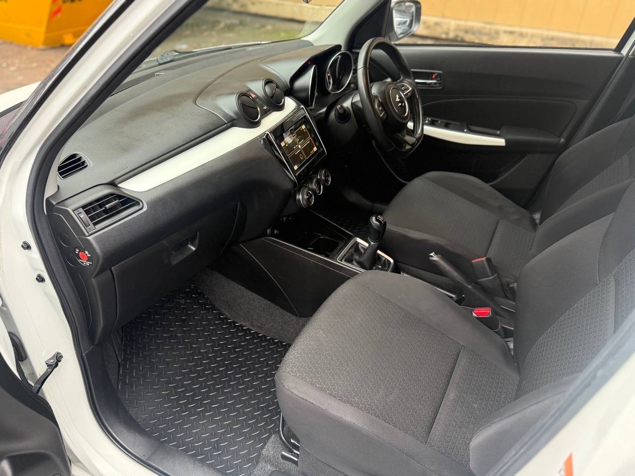 Used Suzuki Swift 2019 for sale - 76770218: Photo 9