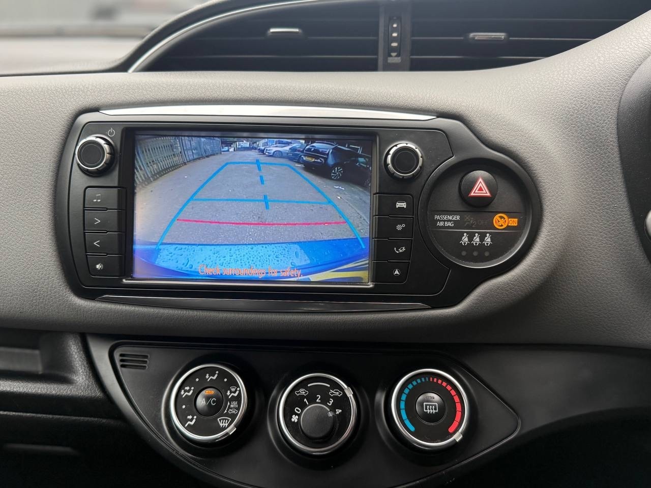 Used Toyota Yaris 2015 for sale - 76799630: Photo 13