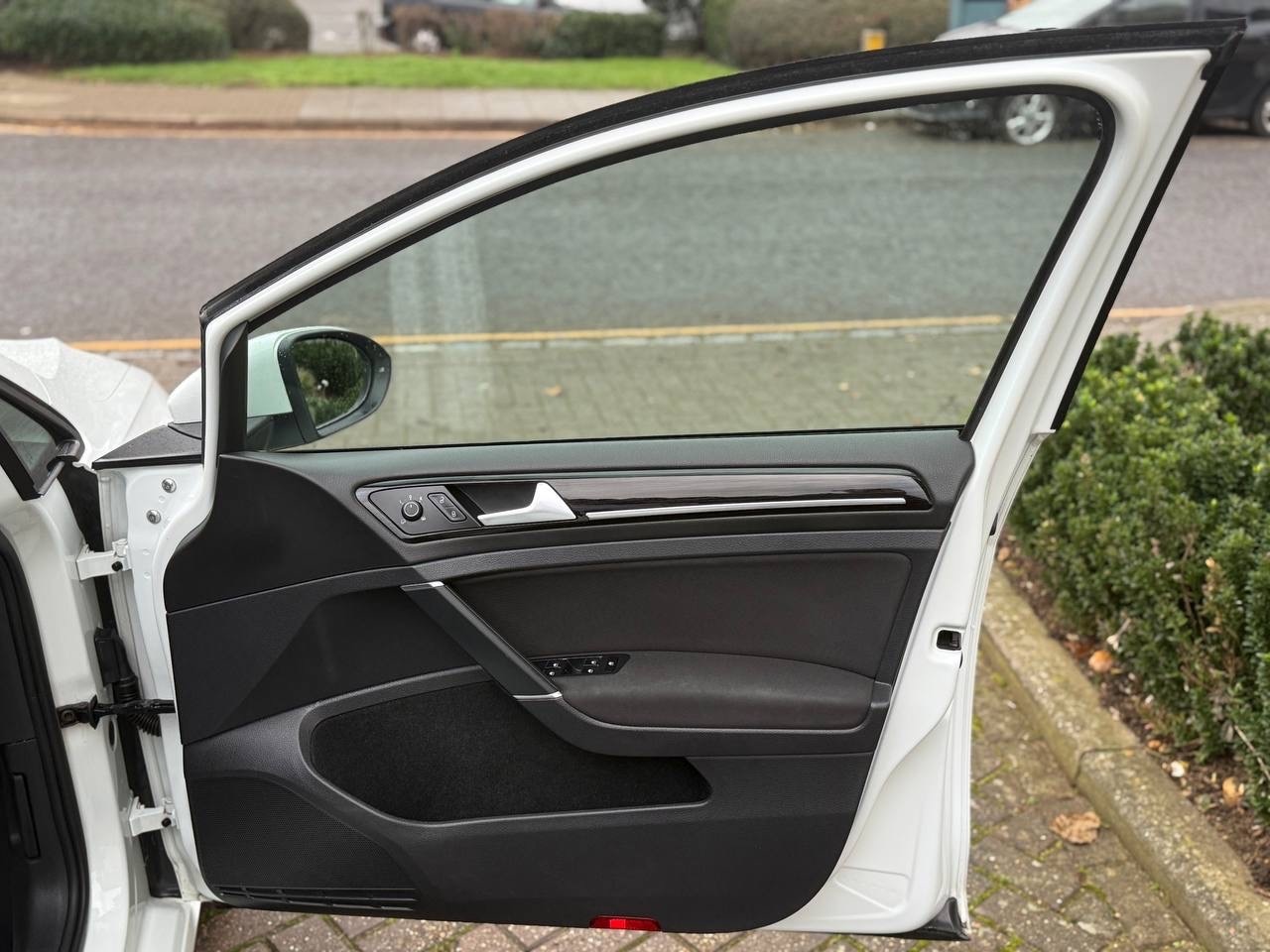 Used Volkswagen Golf for sale - 76987079: Photo 16